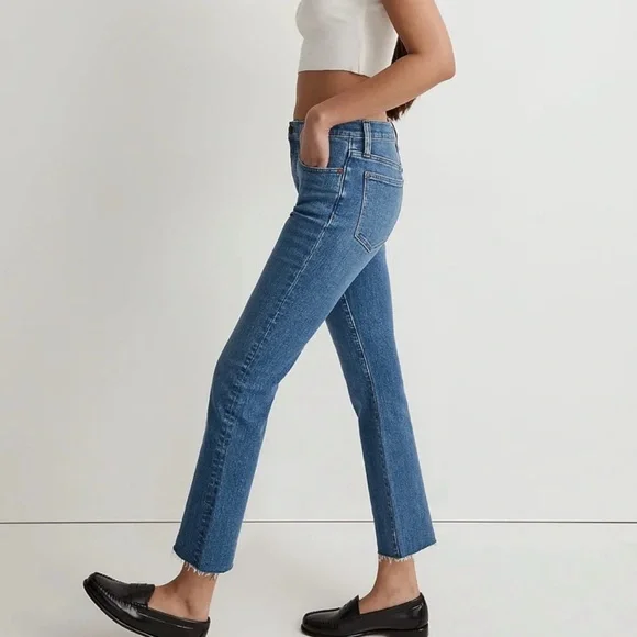 EUC! Madewell Worn Once!! Mid Rise Kick Out Jeans - Picture 3 of 8